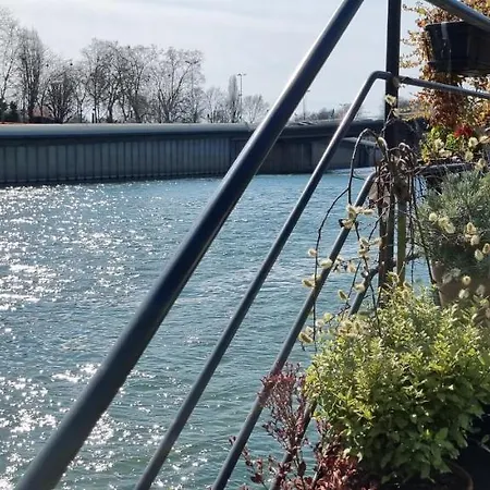 Chambre Deluxe, dans une péniche Bateau-hôtel Puteaux